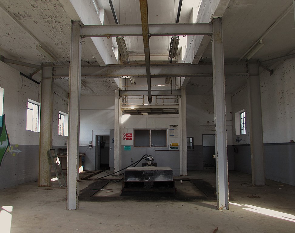 Vibration testing hall